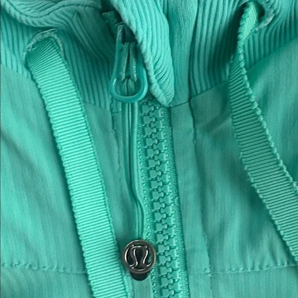 Lululemon Full Zip Dance Studio Jacket Light Green Hooded Size 8 - Picture 6 of 6